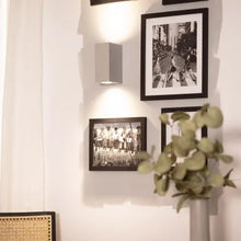 Charger l'image dans la galerie, Applique Murale Extérieure Aluminium Miseno  Éclairage Double Face