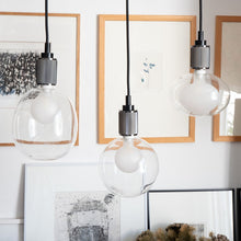 Carregar imagem no visualizador da galeria, Suspension à douille en aluminium, finition pointes de diamant argentées, culot E27